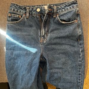 TopShop mom blue jeans sized W26/66cm L32/81cm